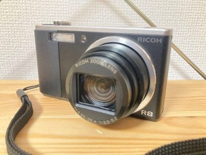 【美品】RICOH R8 コンパクトデジタルカメラ RICOH デジタルカメラ R8