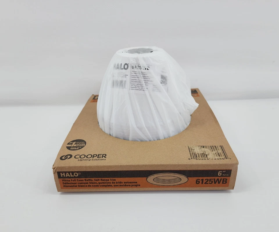 Deflector de cono de lámpara blanca Halo 6” con borde empotrado de brida automática - RE6125WB Foto 3 de 4