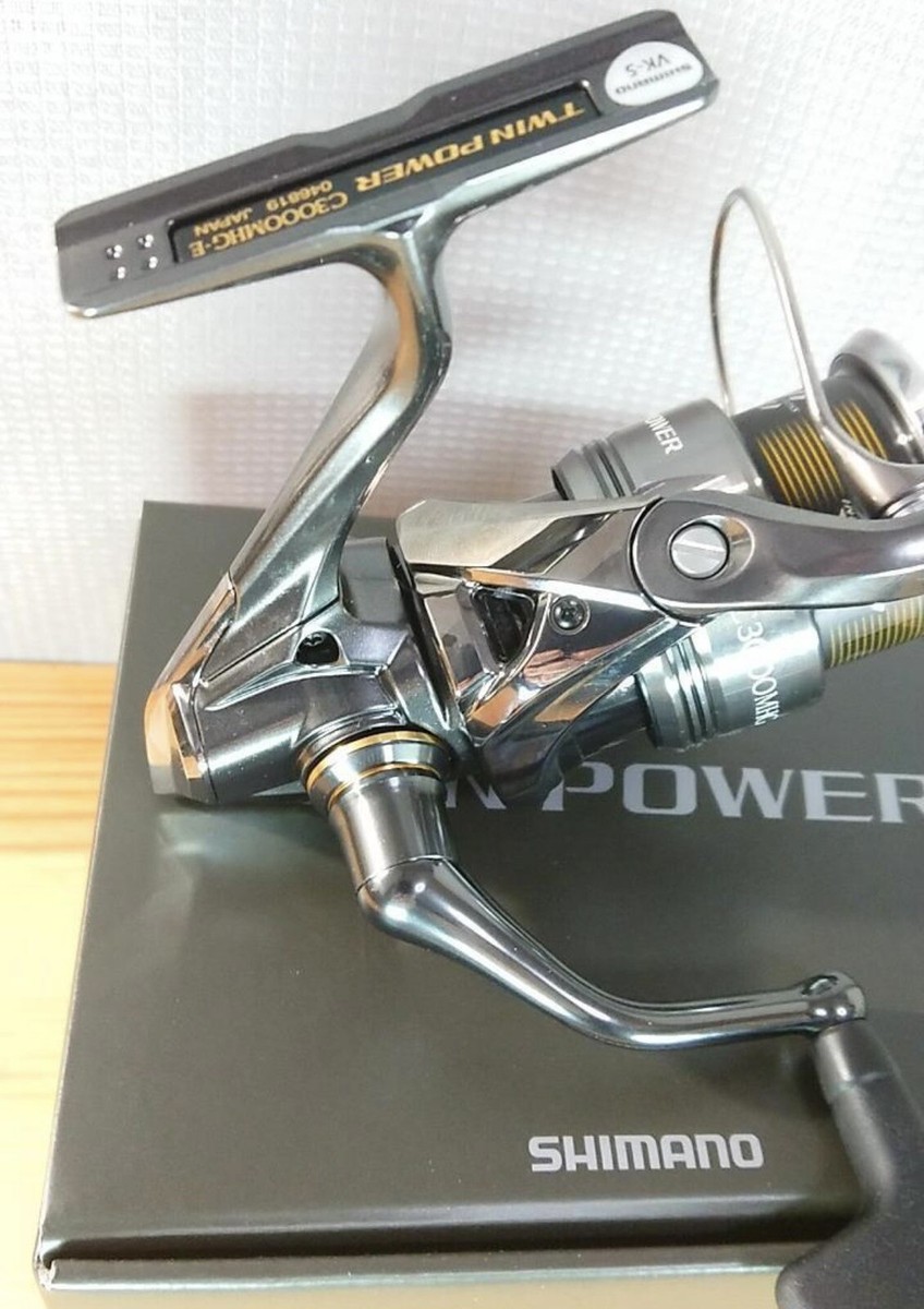 SHIMANO : TWIN POWER C3000-MHG, Core Solid, Tough Spinning SHIMANO : TWIN POWER C3000-MHG, Core Solid, Tough Spinning