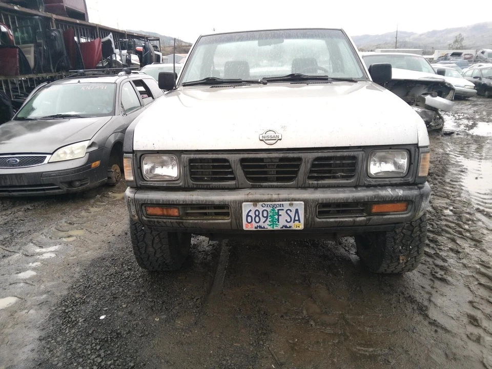 Medidor de velocímetro usado se adapta a: Nissan 1993 solo cabezal de recogida exc. King Cab sin tacómetro Foto 2 de 4