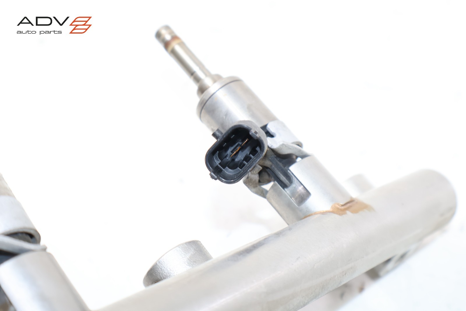2014-20 MASERATI GHIBLI 3.0L ENGINE RIGHT FUEL DISTRIBUTOR RAIL & INJECTORS OEM