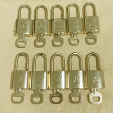 LOUIS VUITTON LV 10 SET PADLOCK KEY CHARM CADENA GOLD-PLATED FRANCE 31PDA265