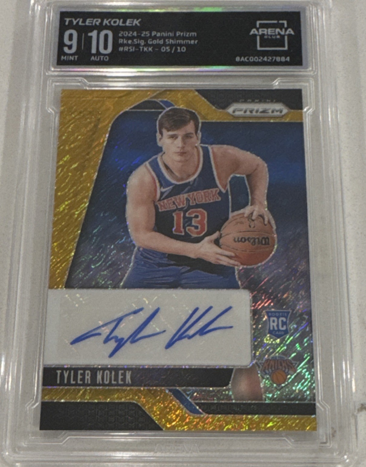 2024-25 Panini Prizm Tyler Kolek Gold Shimmer Rookie Auto /10 Knicks RC view 4