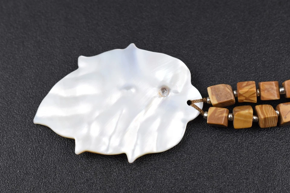Ожерелье с подвеской в виде листьев кармелиты ожогов резные перламутровые бусины из яшмы 22 дюйма - Изображение 4 из 4
