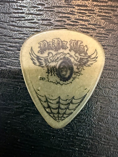 METALLICA  #6  /   ONE SIDED   /  TOUR   GUITAR PICK
