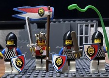 LEGO Castle Vintage Reale Re e Cavalieri con Spade e Scudi Striscione 6044