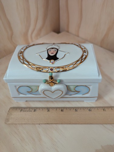 DISNEY LENOX Snow White Villans EVIL QUEEN THE HUNTSMAN'S BOX Trinket