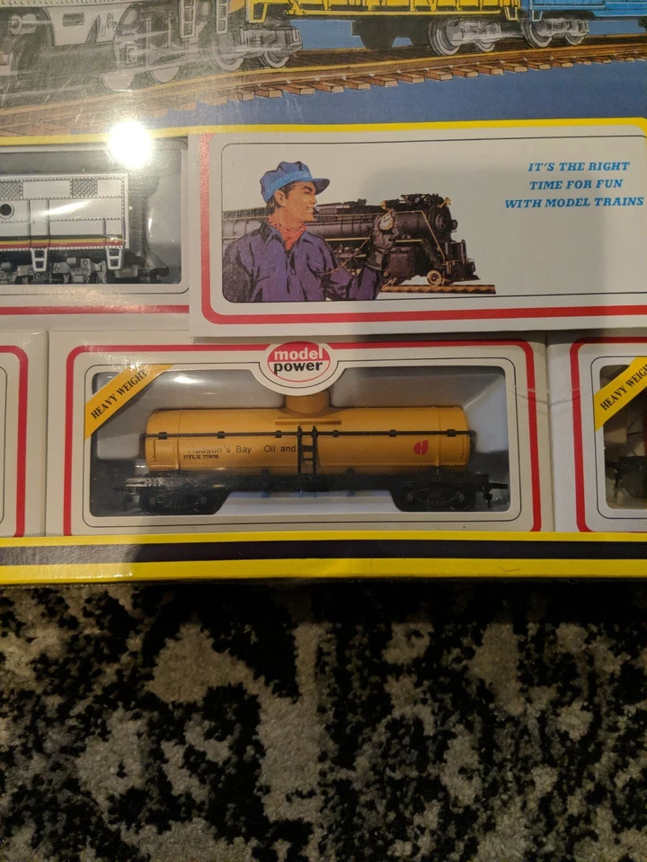 Model Power Silver Star model Train set model 1063 36"x36" ho scale 40 pcs - Image 3 of 4