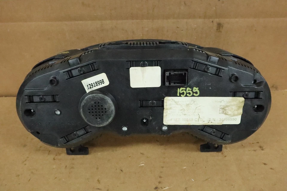 Ford Focus 2015 cabezal de instrumento velocímetro medidor panel fabricante de equipos originales sin circular millas Foto 2 de 4