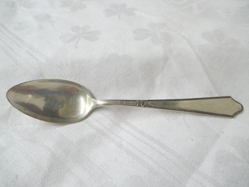 Antique 1919 Lunt Sterling 5 O'Clock spoon Chateau Thierry no monogram