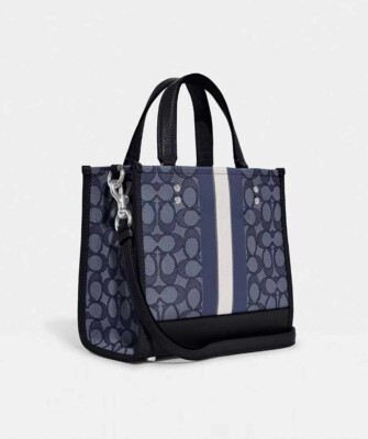 アメリカ買付★COACH Dempsey Tote 22 Denim Navy トートバック NWT Coach Dempsey Tote 22 In Signature Jacquard Stripe With