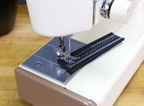 Japanese Frister & Rossmann Heavy Duty Metal Multi-Stitch Compact Sewing Machine - Picture 5 of 10