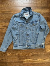 Wrangler 90s mid-wash denim trucker jacket si...