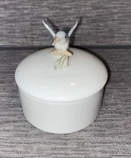 OTAGIRI JAPAN Ceramic Hummingbird Embossed SANKYO Music Box Trinket Jar