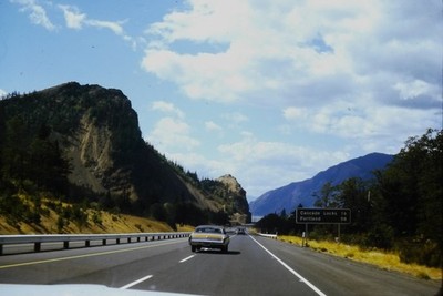 c1970's Kodachrome 35mm Slide, Cascade Locks Portland Highway Car Mountains