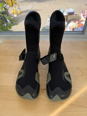 #ad Xcel 7mm Surf Booties Size 7 $19.99
