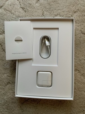 Apple iPad Air 2 128GB Wi-Fi 付属品付き　箱入り Apple iPad Air 2 A1566 128 GB, Wi-Fi, 9.7 in - Space Gray for sale