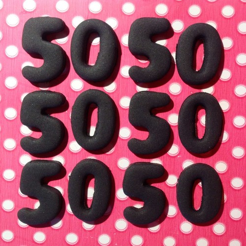 LETTERE LUMINOSE 2 CM COMMESTIBILI NUMERI glassa decorazione cupcake compleanno TOPPER TORTA - Foto 32 di 34