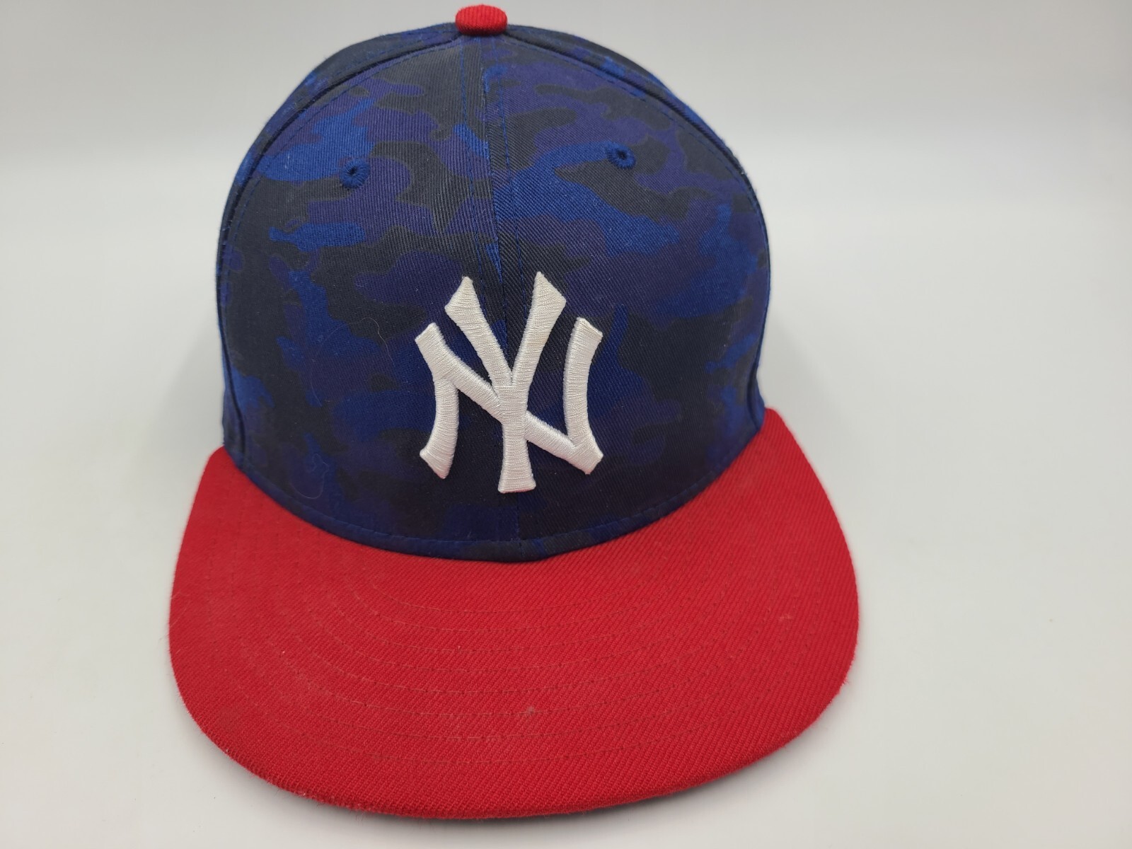New York Yankees New Era 59Fifty Camo Fitted 7 1/4 Hat Cap MLB Blue Black Red