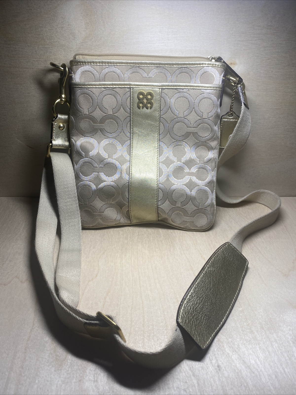 COACH crossbody purse gold Gem