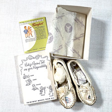 Vintage Baby Moccasins Trimfoot Baby Deer Shoes Size 1W Box Booklet 1950s RARE