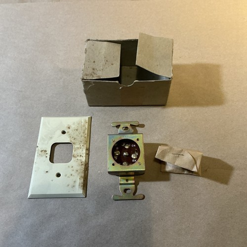 Vintage 403-B4 Plastic Square 4-port Telephone Jack With Box And Screws INV-AT29