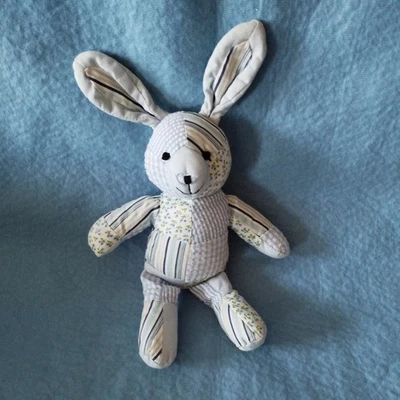 🌷Doudou Lapin Patchwork Tissu Bleu Rayures Fleurs - Photo 1/3