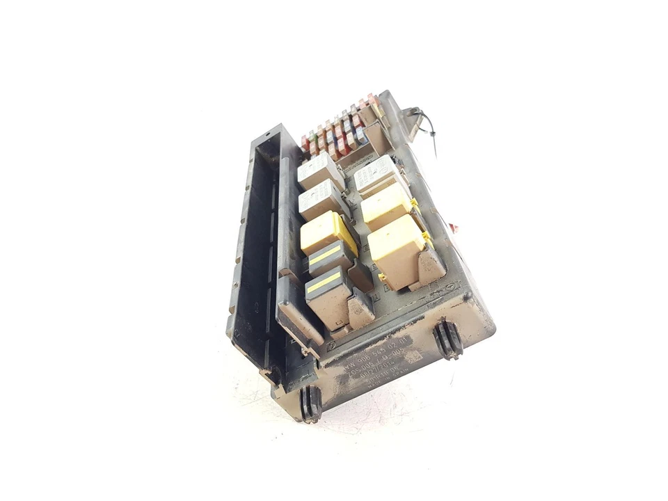 VOLKSWAGEN CRAFTER FUSE RELAY BOX 9065450201 2.0 DIESEL MK1 2010 - 2017 - Image 3 of 4