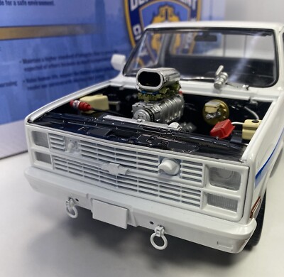 GREENLIGHT 1/18 1984 Chevrolet CUCV M1008”N.Y.P.D Blown Street