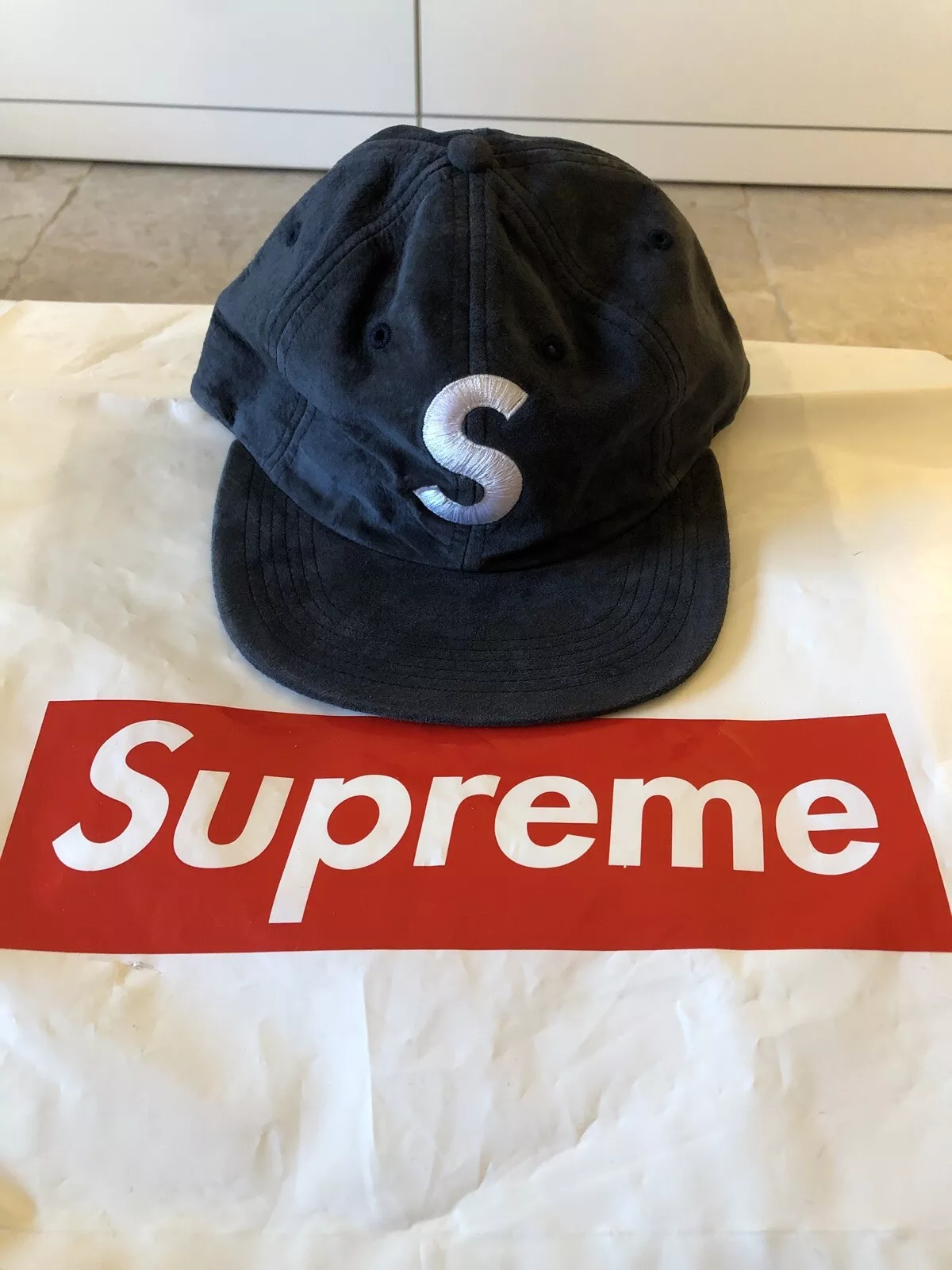 Supreme FW16 daim S logo 6 panneaux capuchon marine flambant neuf boîte logo