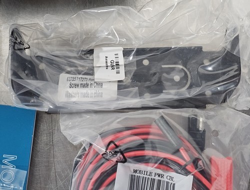 Motorola PM400 UHF 438-470MHz 64 Channel 40W Mobile Two-Way Radio - Zdjęcie 5 z 10