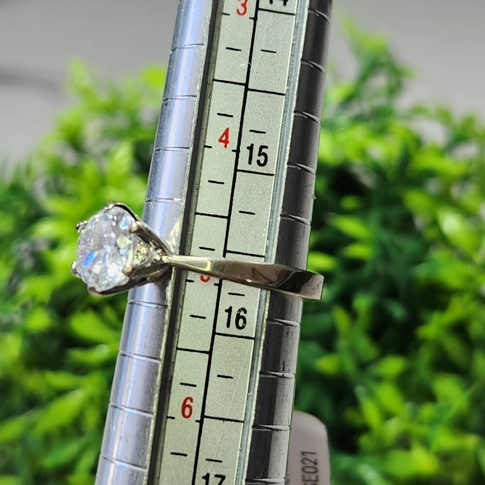 925 Sterling Silver Single Solitaire Ring - image 3