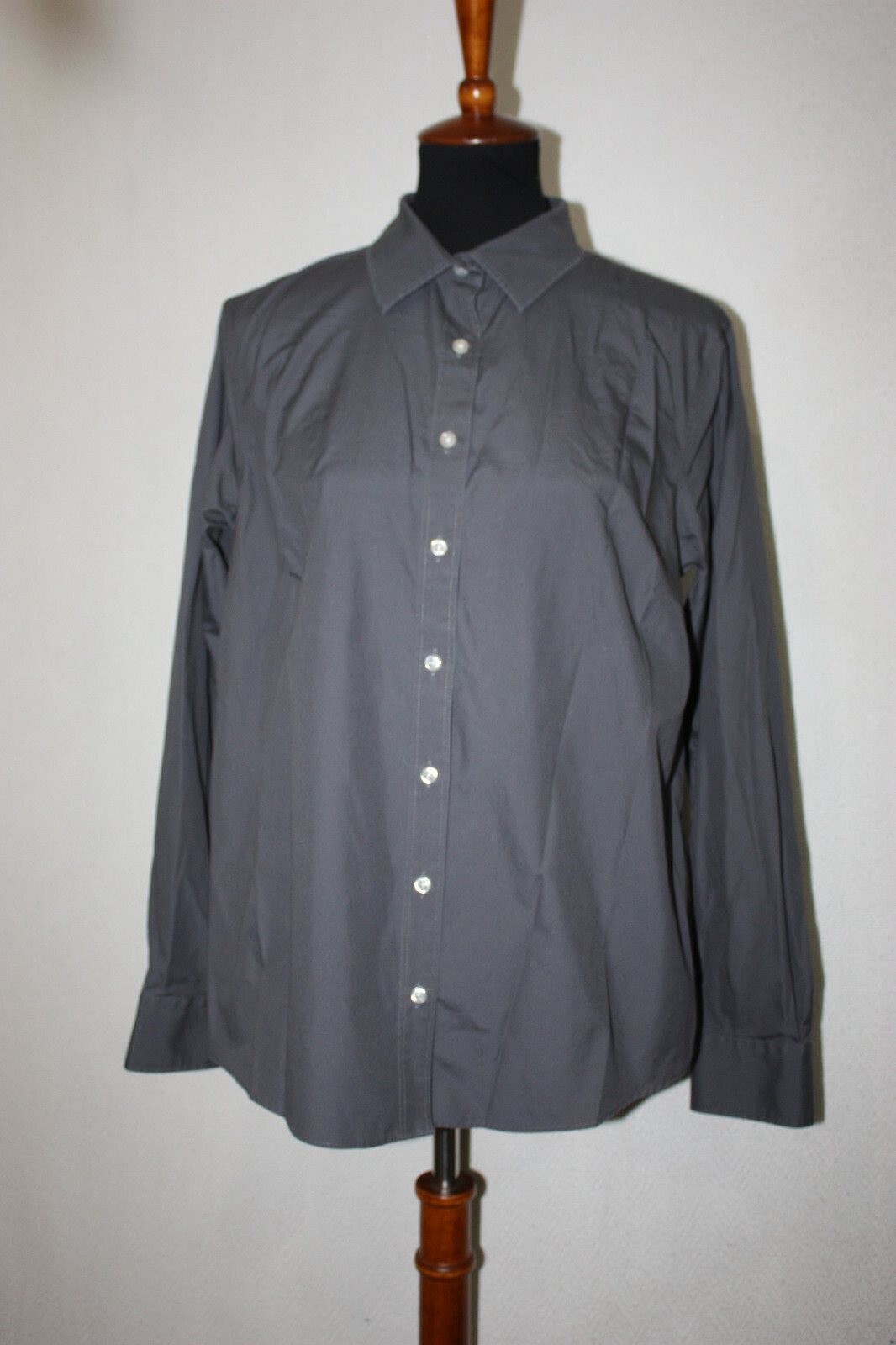 Lands End Womens Size 14 Gray No Iron Long Sleeve Button Up Shirt