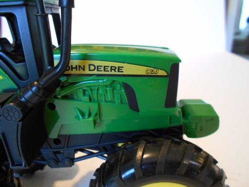 2011 Ertl 1:32nd Scale John Deere 9620 4WD Tractor w/Shake & Sound Action #3554 - Picture 3 of 18