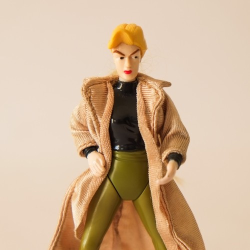 Disney ATLANTIS THE LOST EMPIRE Toy Action Figure - Helga Sinclair - Picture 5 of 6