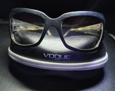 Vogue, Women's Sunglasses With Zipper Case T1