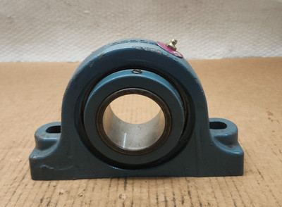 NEW NO BOX DODGE P2B-UN2-207E Pillow Block Bearing 2-7/16'' BORE 048024