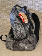 L 20-40lbs Arcadia Trail Forward Facing Dog Carrier Backpack Black and White