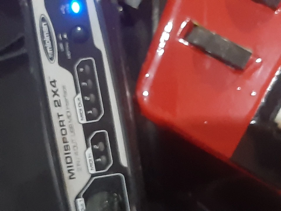 Arturia Beatstep/Beatstep_Pro+Icon-Creativ+M_Audio Oxygen8"Syn+Midisport_Box 2X4 - Bild 4 von 4