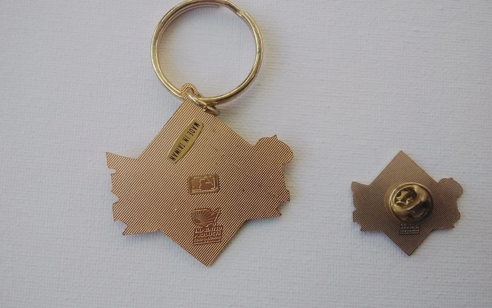 Lot of 2 - 1989 California Angels All Star Game Keychain/Pin - Image 2 of 2