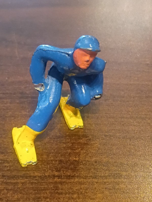 Vintage Lead Unbranded 2 1/2 Inch Male in Blue Outfit Missing One Ski Pole As Is