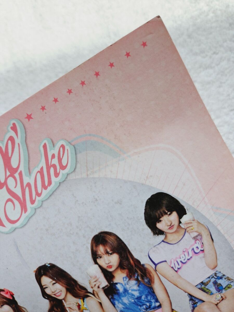 DREAMCATCHER MINX Love Shake Promo Album + Jiu Photocard DREAMCATCHER MINX Love Shake Promo Album + Jiu Photocard