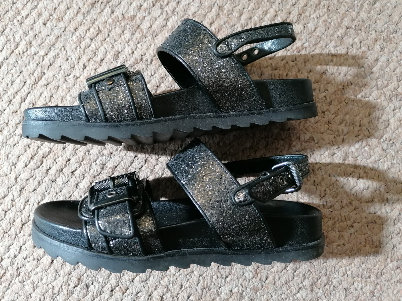 Uber cool Alexander Mcqueen Mcq Flat Track Sandals 37 UK 4 Used Once image 6