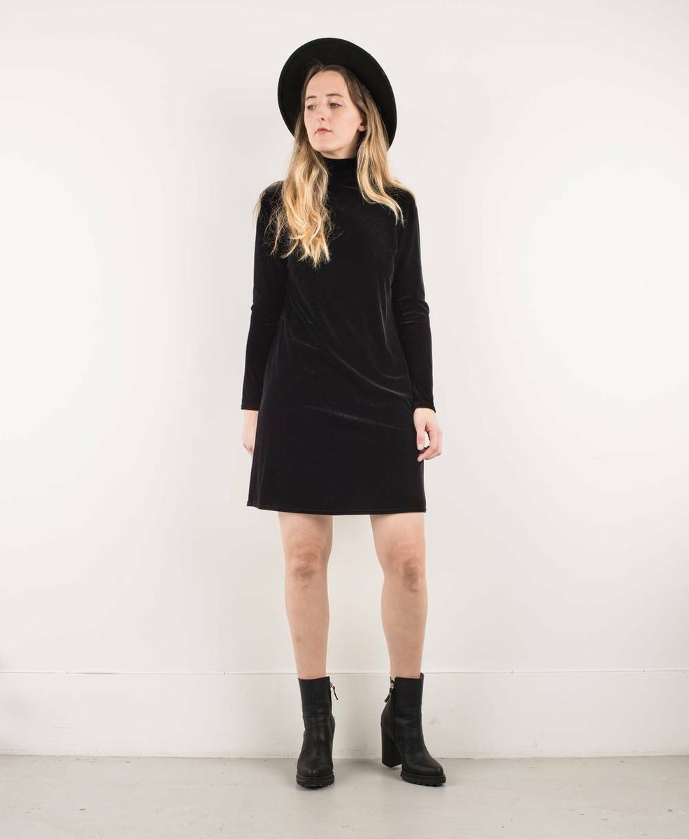 K.C. Spencer New York Black Short Sleeve Mock neck Velvet Cocktail Dress SZ:10P | eBay K.C. Spencer New York Black Short Sleeve Mock neck Velvet Cocktail Dress SZ:10P | eBay