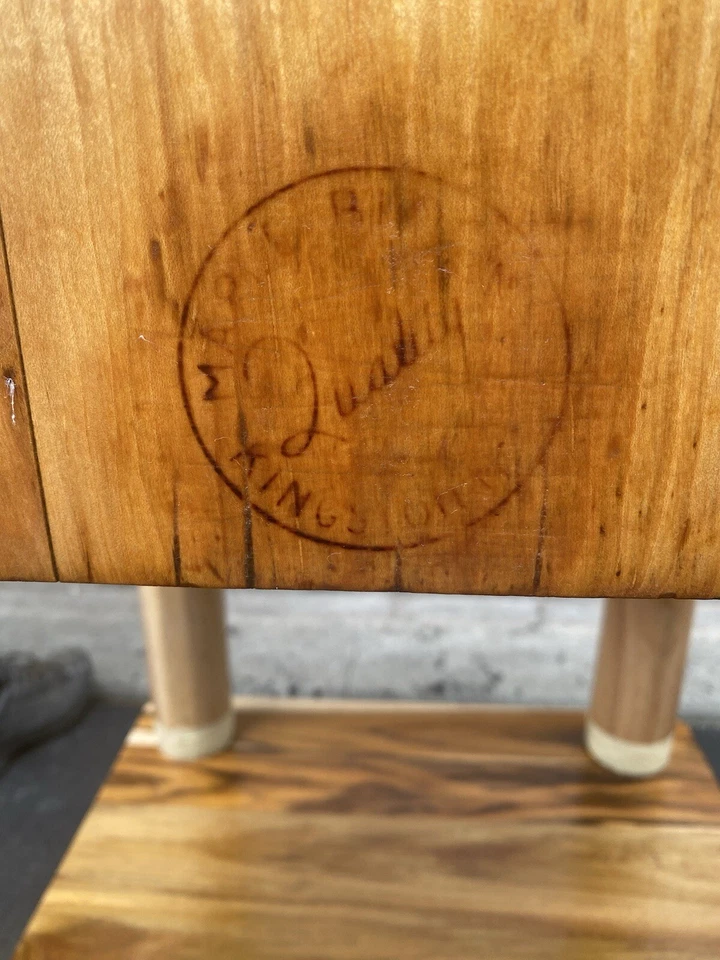 Hermoso bloque antiguo de carnicero de arce, principios de 1900-1930, hecho en Kingston, Nueva York. Foto 4 de 4