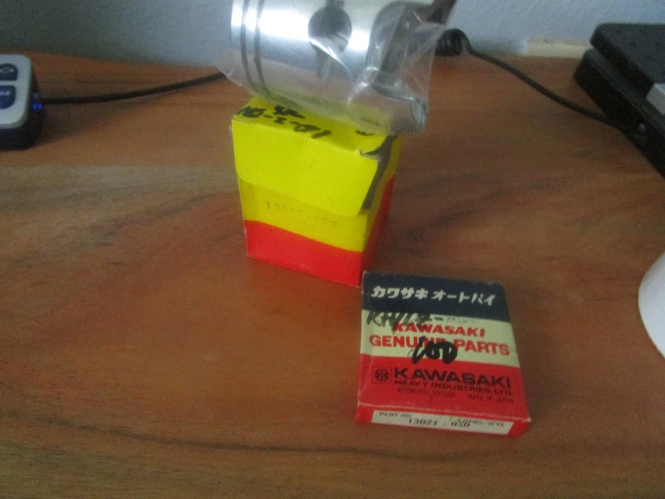 Pistón Kawasaki G3 G4G5 KD100 KH100 KM KE KV.040 y anillo N.º de parte: 13027-057/13024-050 Foto 3 de 4