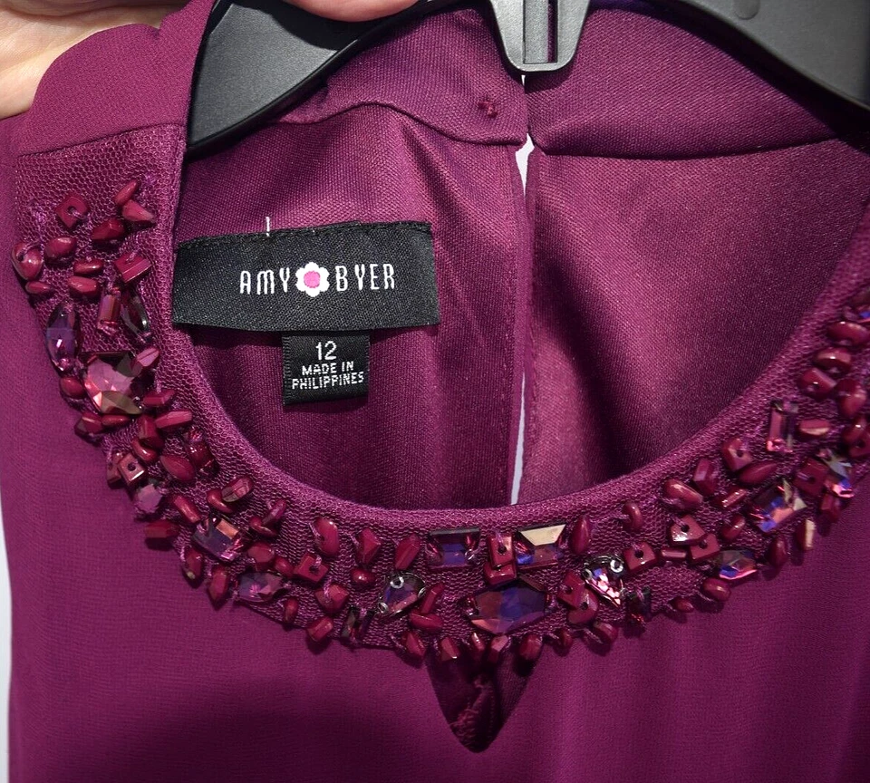 Vestido Amy Byer Niñas Talla 12, Adornado, En Capas, Ciruela, Nuevo con Etiquetas Foto 4 de 4