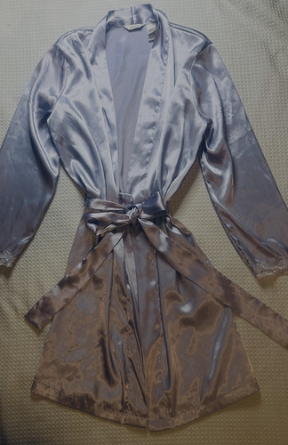 Adonna Women's Medium Satin Kimono Robe Purple Violet Belted Lacey Sleeve Beauty