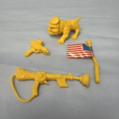 VTG TMNT 1991 Green Beret Raph Accessories Parts Flag Gun Pistol Biting Bulldog