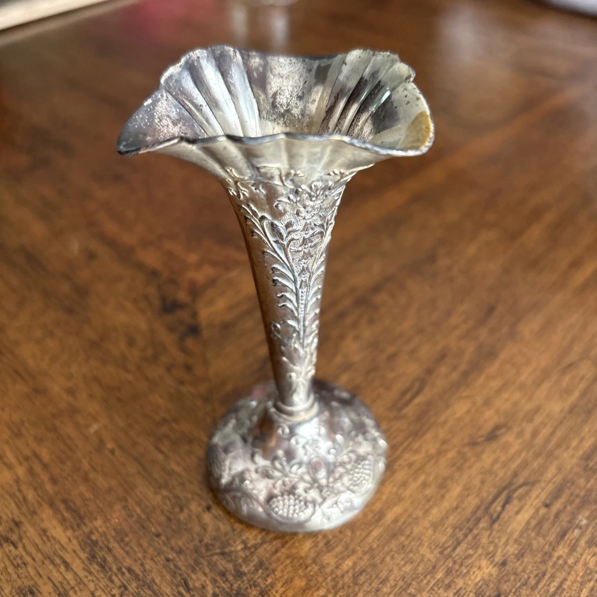 25+ Silver Bud Vase In Collectible Vases for sale | Updated Oct 2026